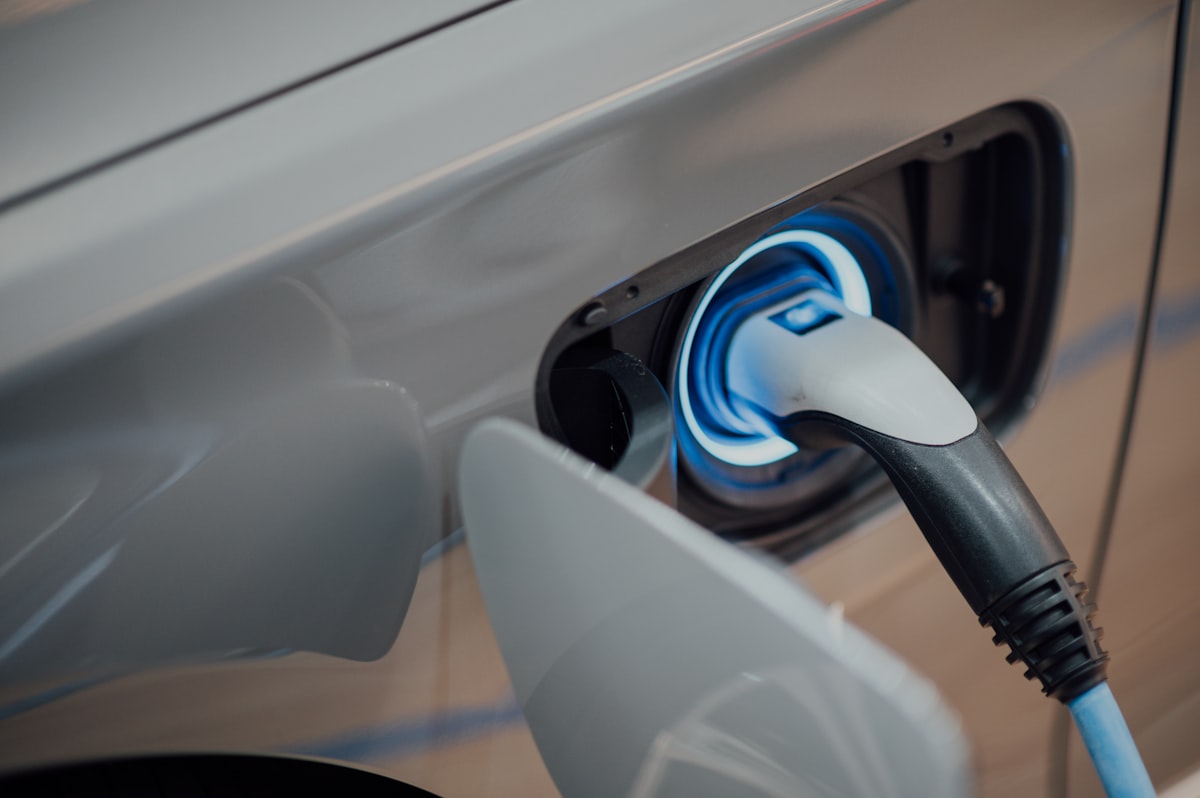 Ładowanie samochodu elektrycznego
